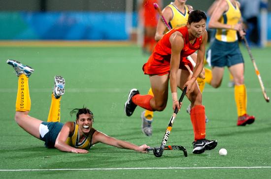 九游app：李佳琦带爸妈开始直播带货(图1)