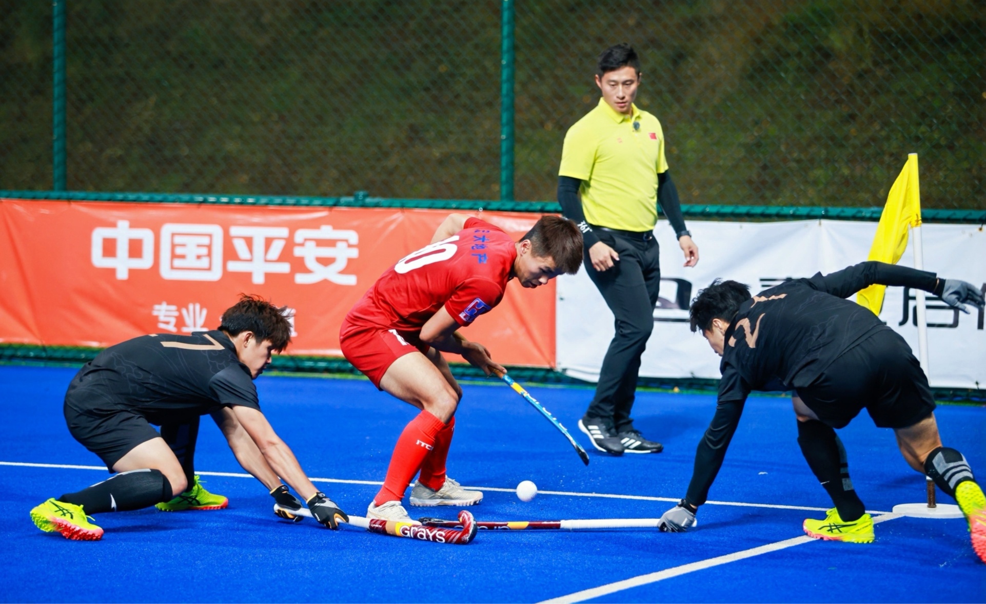 九游官网入口：内蒙古队夺得2024年全国男子曲棍球联赛冠军(图1)