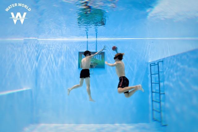 九游体育：当城市跃入深蓝：洛克公园水世界开启都市海洋运动新图景(图5)