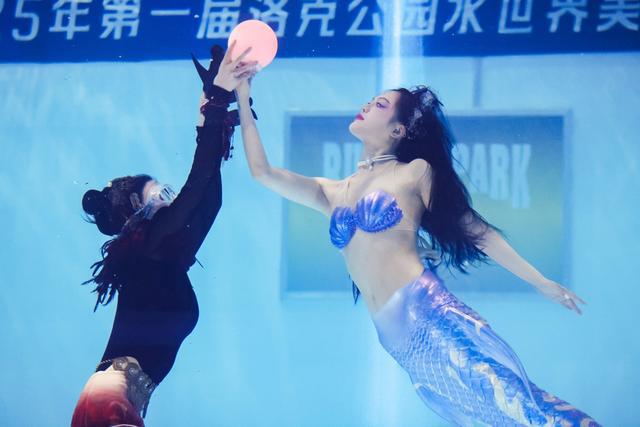 九游体育：当城市跃入深蓝：洛克公园水世界开启都市海洋运动新图景(图1)