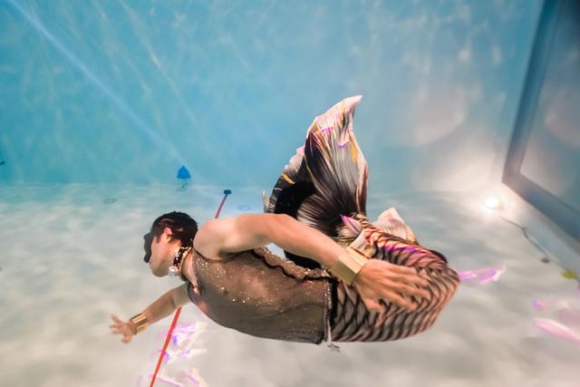 九游体育：当城市跃入深蓝：洛克公园水世界开启都市海洋运动新图景(图2)