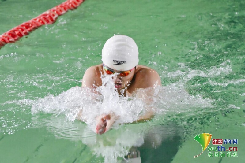 九游官网入口：滑翔伞+航模助阵！西北工业大学第59届运动会炫酷开幕(图9)