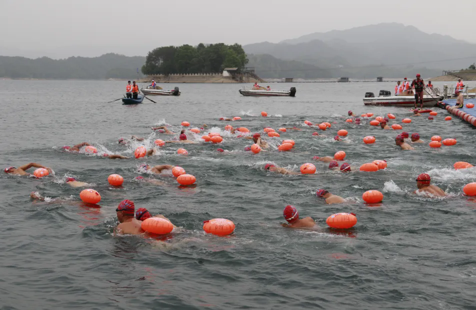 千余名选手逐浪安徽花亭湖(图2)