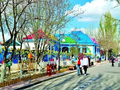 新疆在绿水青山间书写文旅融合发展的生动答卷：饱览山川美 领略人文情(图2)