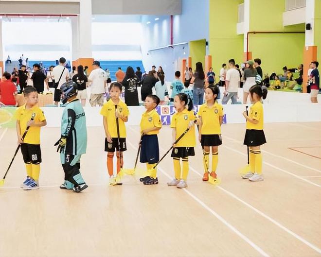 九游app：以球会友 2025第二届雄狮杯粤澳青少年软式曲棍球比赛圆满落幕(图9)