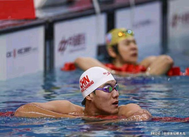 2025年全国春季游泳锦标赛激战正酣：覃海洋夺金 多项纪录刷新(图6)