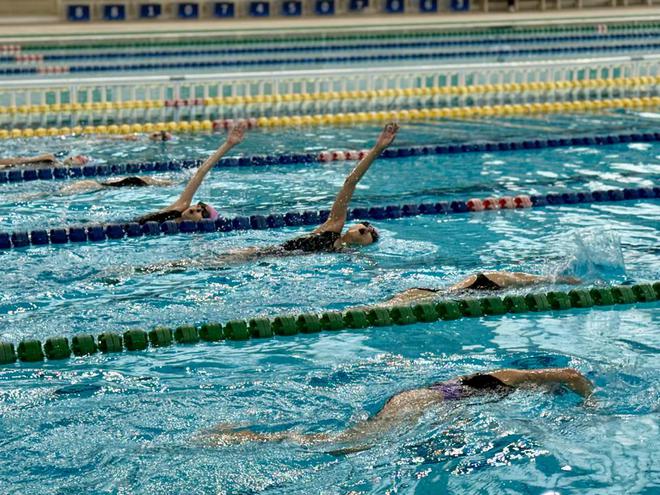 500余名小将同台竞速“文旅杯”城市游泳公开赛点燃夏日激情(图2)