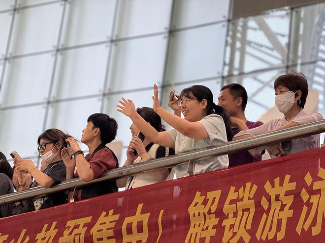 500余名小将同台竞速“文旅杯”城市游泳公开赛点燃夏日激情(图3)