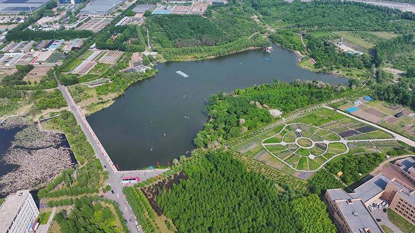 人民视频 吉林农业大学举办首届蓝湖龙舟赛(图2)