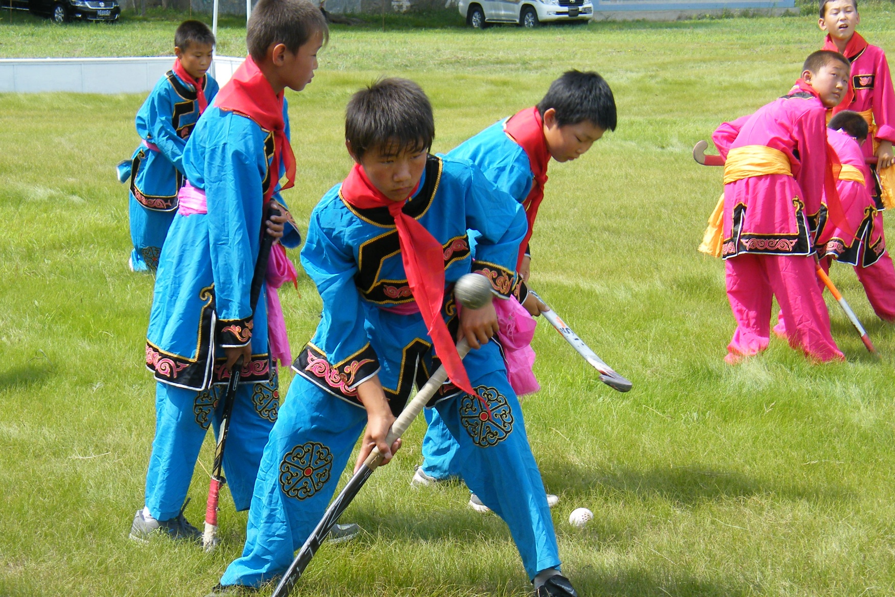 九游app：内蒙古莫旗：从“波依阔”到“曲棍球之乡”的蜕变(图1)