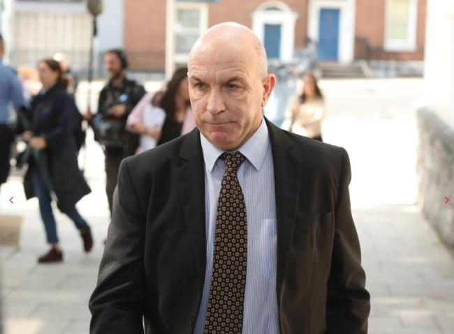 爱尔兰球星拿充电线冒充插管骗捐 传奇球星的骗局(图1)