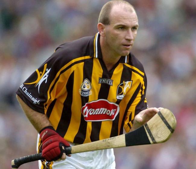 爱尔兰球星拿充电线冒充插管骗捐 传奇球星的骗局(图3)