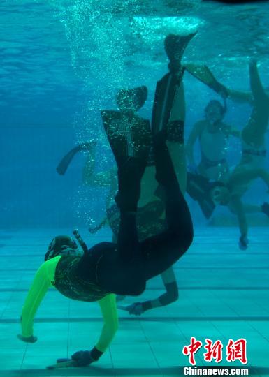 持续高温催热亲水运动冲浪、桨板、深潜“三浪”齐发专业化与情感共鸣引领消费新浪潮(图1)