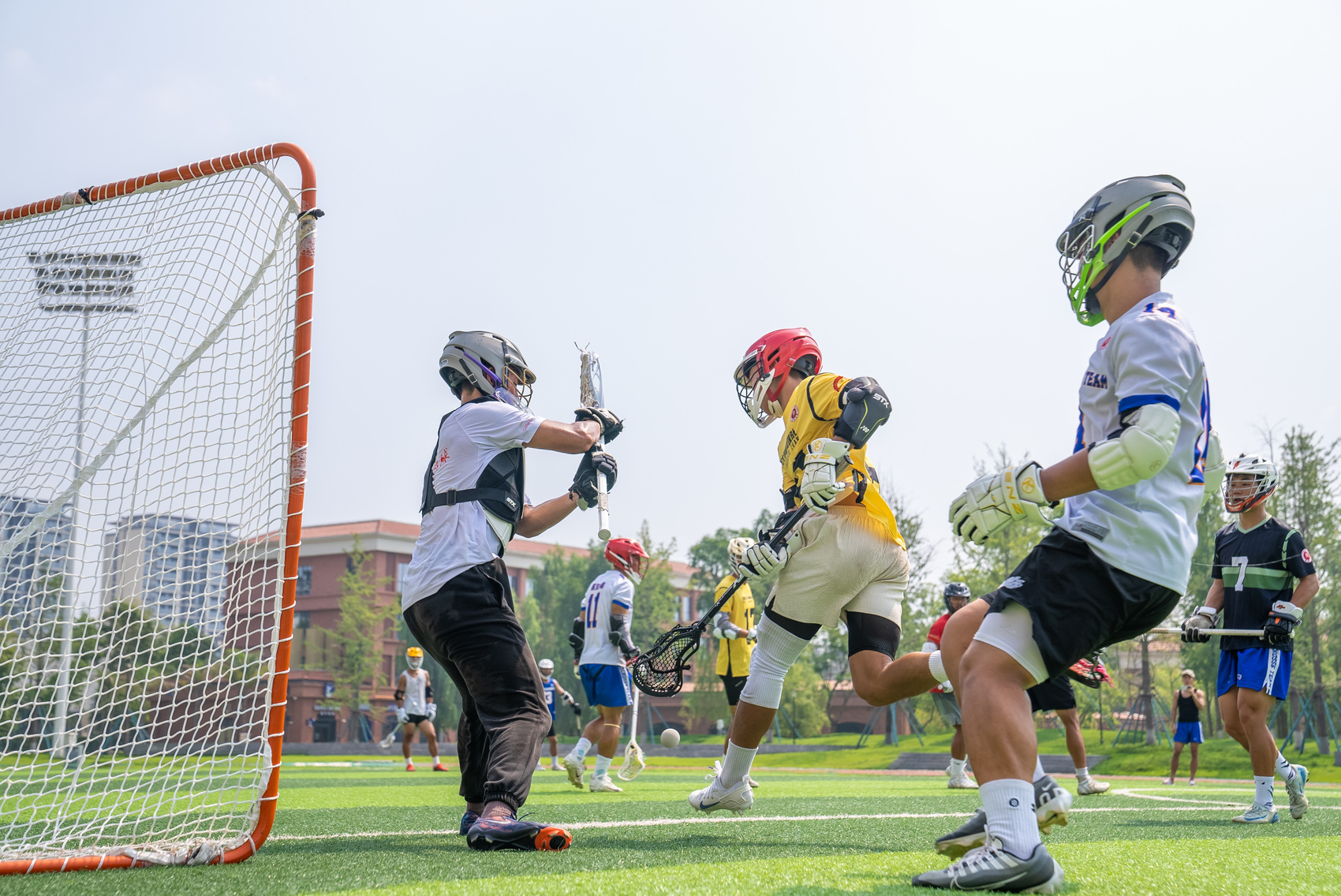 C视频丨球速突破160kmh！一起体验世运会硬核项目——棍网球丨花点时间 玩转世运(图1)