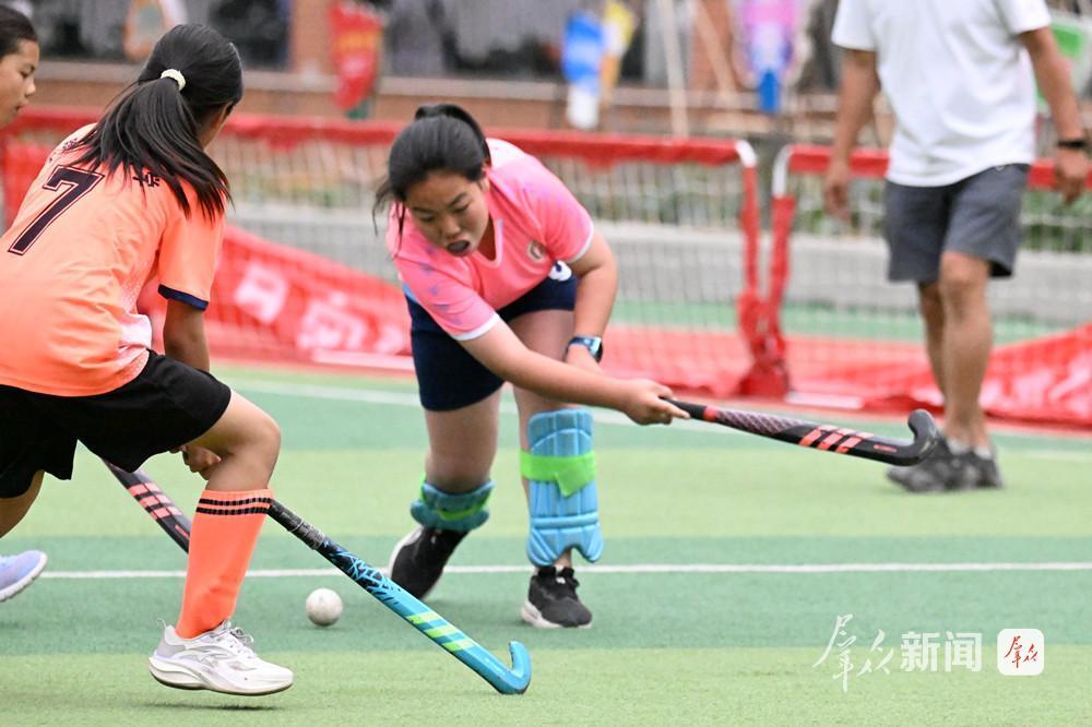 九游app:小球杆转动大梦想 宁强山区孩子的曲棍球之路(图2)