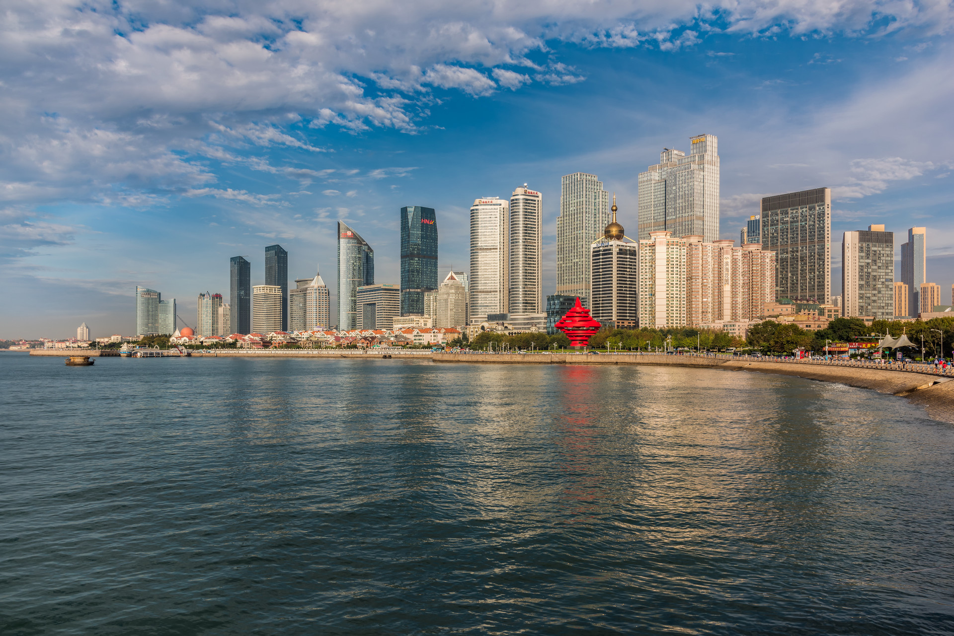 九游app:推出系列优惠 2025青岛8月文旅消费促进活动计划发布(图1)