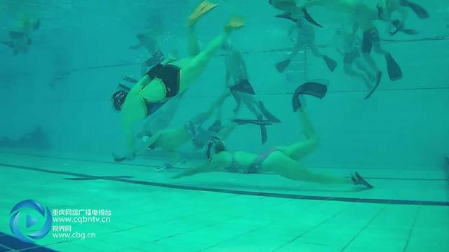 九游体育：勇夺4枚金牌1枚银牌 湖北花游精灵闪耀游泳世锦赛(图1)