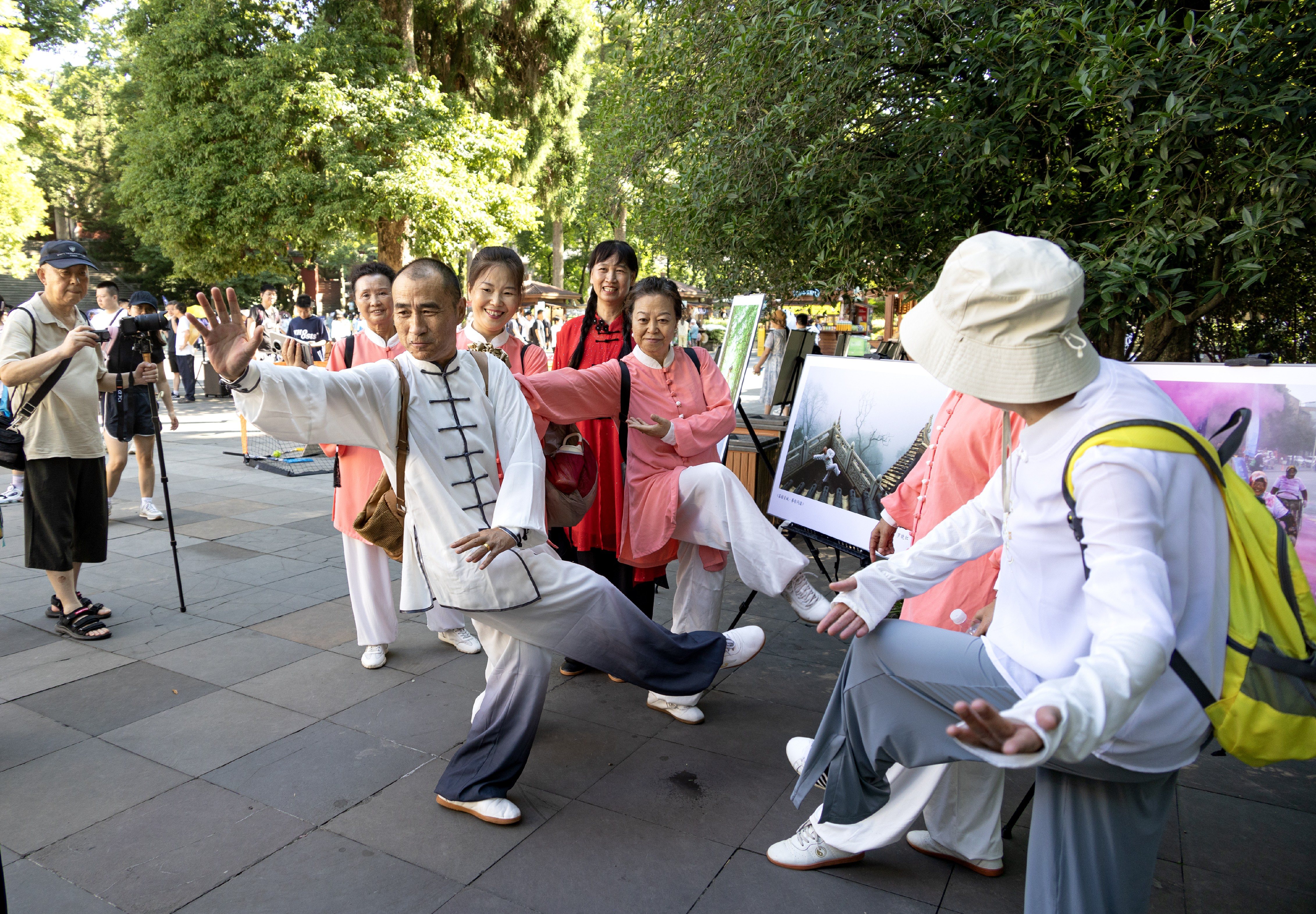 九游体育：“艺”起迎世运・万千气象新主题摄影展启幕 镜头下的都江堰邀您共赏(图10)