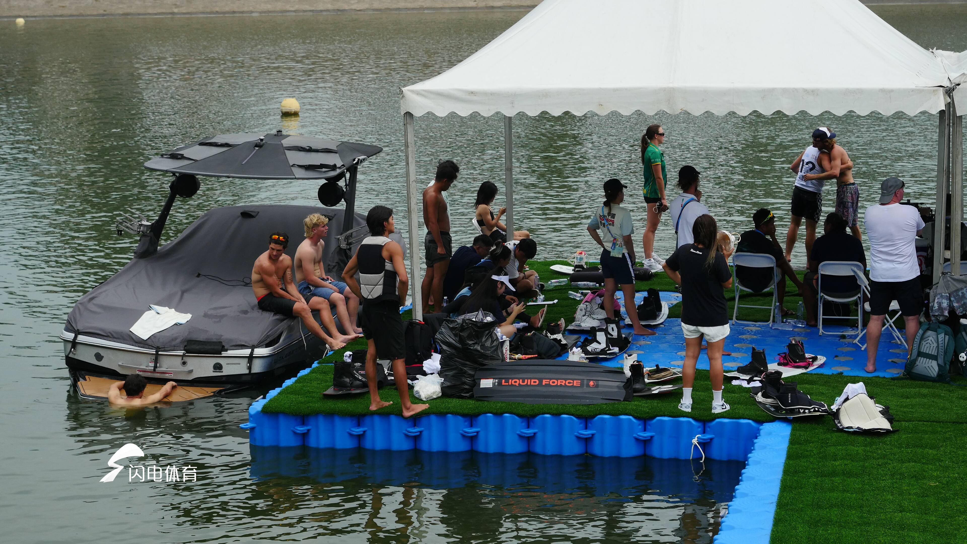 九游官网入口：成都世运会比赛日Vlog｜开幕式“水中点火”的运动是什么？(图2)