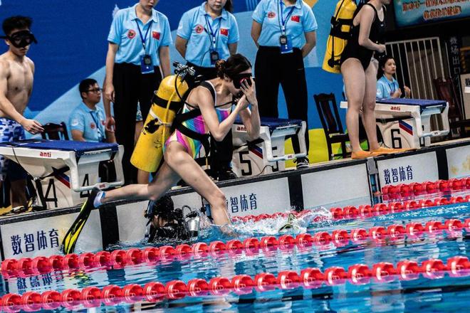 潜入水下世界！揭秘“水下飞行”真相(图2)