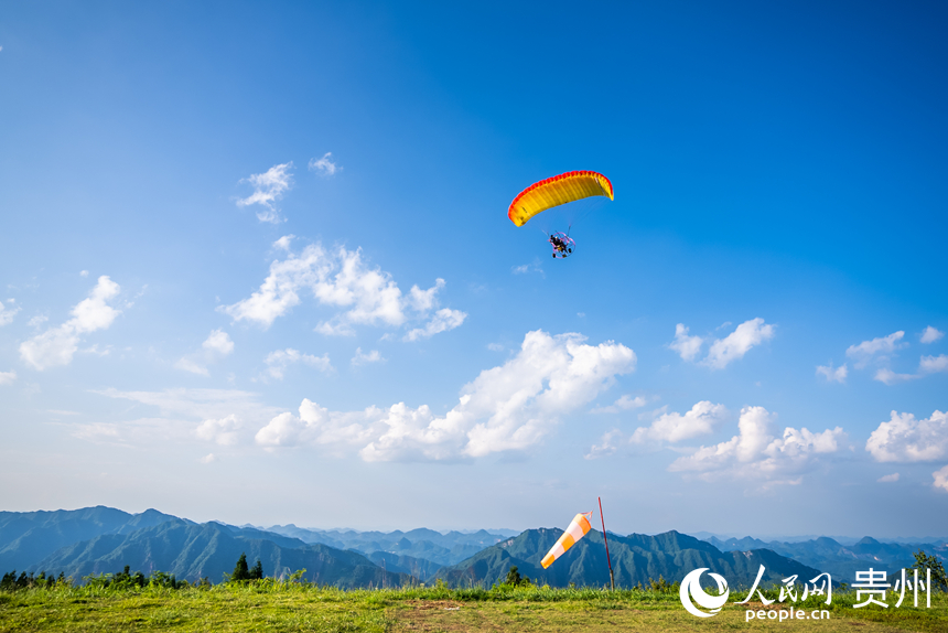 九游app：行进中国｜在清凉山水中“慢旅居”(图4)