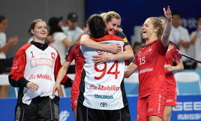 成都世运会女子软式曲棍球铜牌战瑞士险胜捷克4比3收获季军(图2)