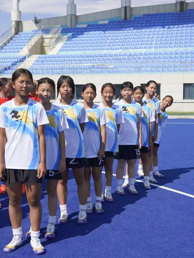 九游体育：致敬梅里斯这个女队！(图2)