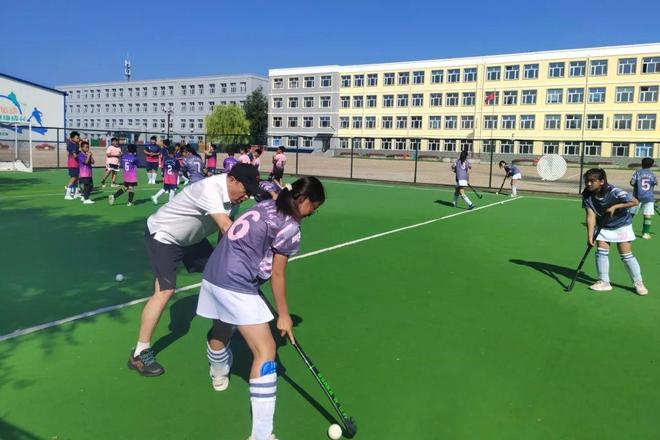 九游体育：致敬梅里斯这个女队！(图7)