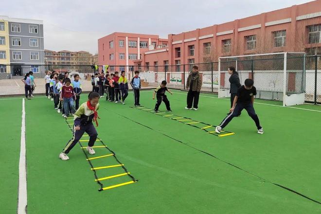 九游体育：致敬梅里斯这个女队！(图6)