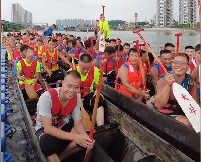 九游app：端午将至猎德村的天先塌了3条龙舟翻2条原因竟是犯了大忌(图12)