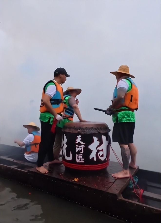 九游app：端午将至猎德村的天先塌了3条龙舟翻2条原因竟是犯了大忌(图14)