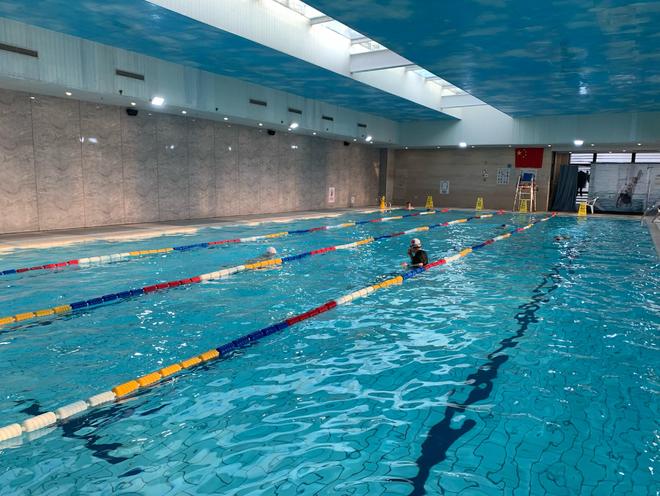 九游体育：中国游泳新突破！世青赛女子 4X200 米自由泳接力夺冠斩获首金(图1)