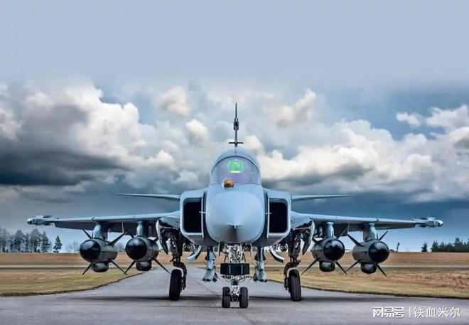 九游app：实锤！泰国最终没有购买中国歼10CE而选了瑞典战机有3个原因(图3)