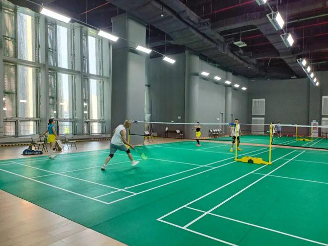 九游体育:游泳、羽毛球、潜水体验… 简阳文体中心解锁多元运动场景(图2)