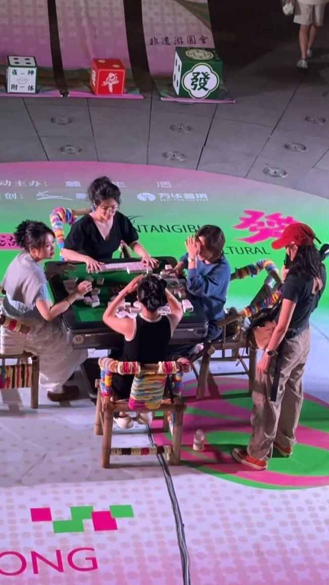 成都一小区办麻将比赛 超2000人报名 雀神争霸战落幕(图4)