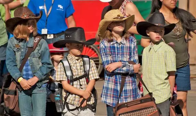 九游官网入口：2017年有种努力叫靠自己！有八件事一定不容错过！(图2)