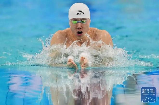 九游官网入口:游泳比赛里原来真的可以用狗刨?!(图1)