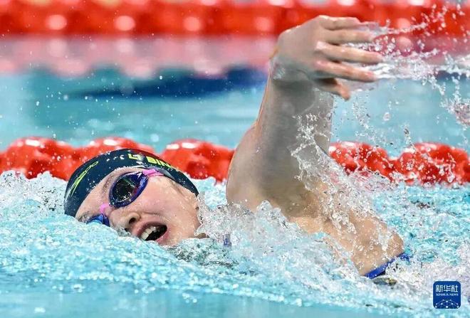 九游官网入口:游泳比赛里原来真的可以用狗刨?!(图9)