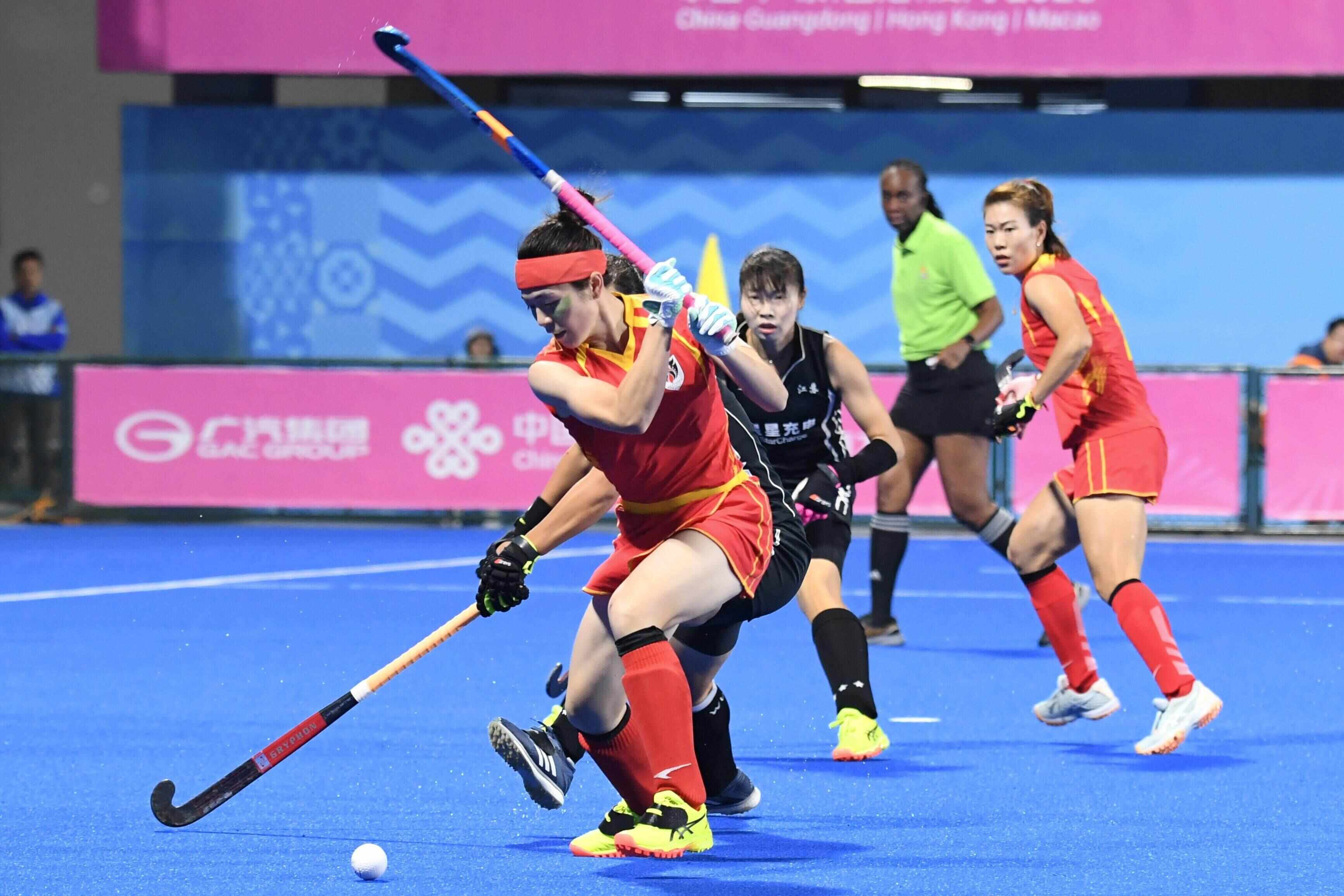 九游app：文明观赛十五运｜云浮曲棍球比赛气氛热烈小海豚引导有妙招！(图4)