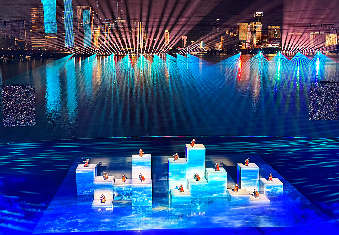 九游app：十五运会完美落幕巴可点亮水中“纸型舞台”惊艳创意(图3)