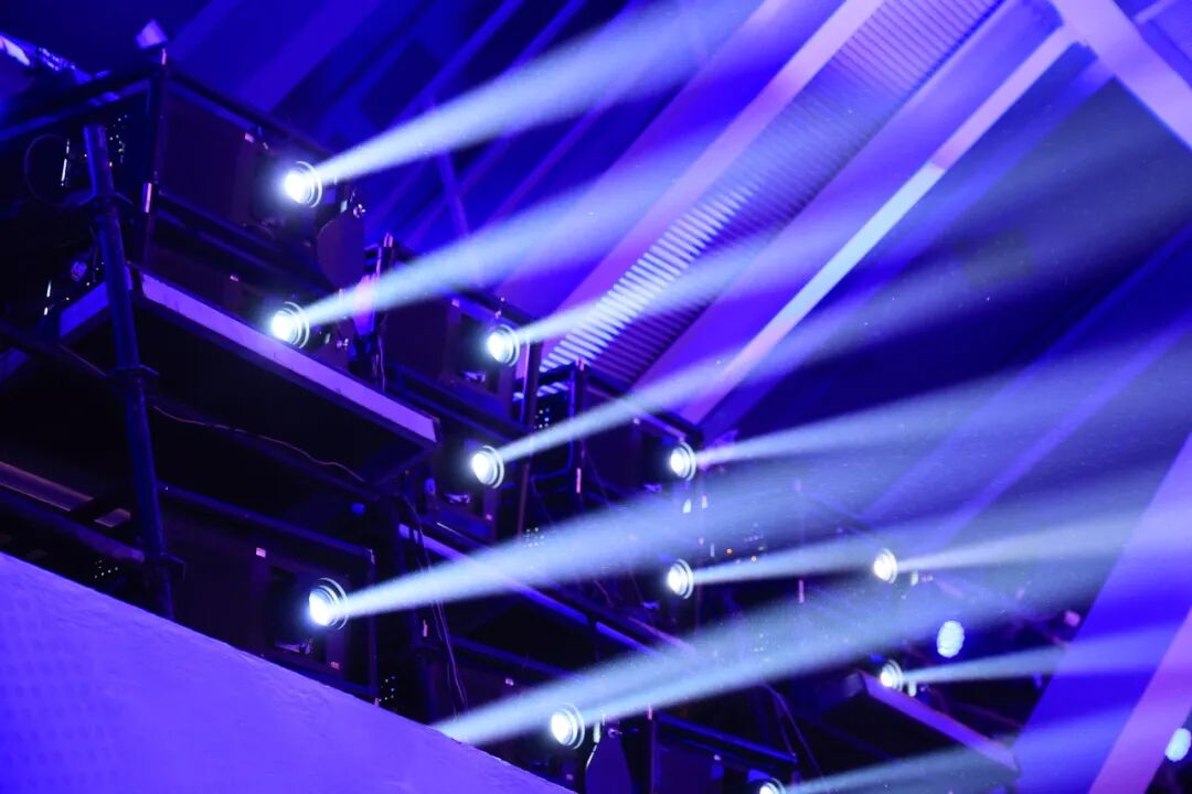 九游app：十五运会完美落幕巴可点亮水中“纸型舞台”惊艳创意(图8)