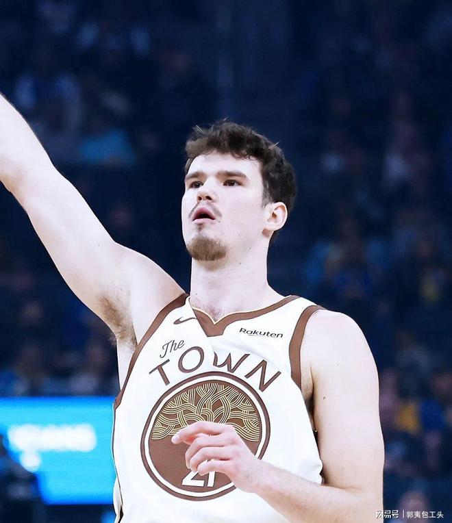 勇士获残阵福利斯潘塞三场狂砍52分+关键三分转正已定(图3)