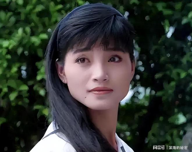 九游app:她58岁仍是干净之身至今没谈过恋爱除非是最爱不然不会献身(图4)