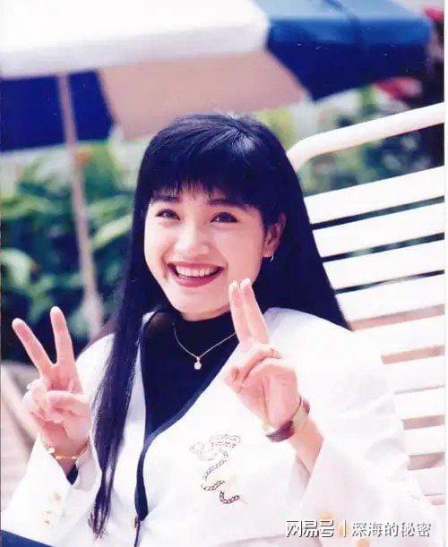 九游app:她58岁仍是干净之身至今没谈过恋爱除非是最爱不然不会献身(图8)