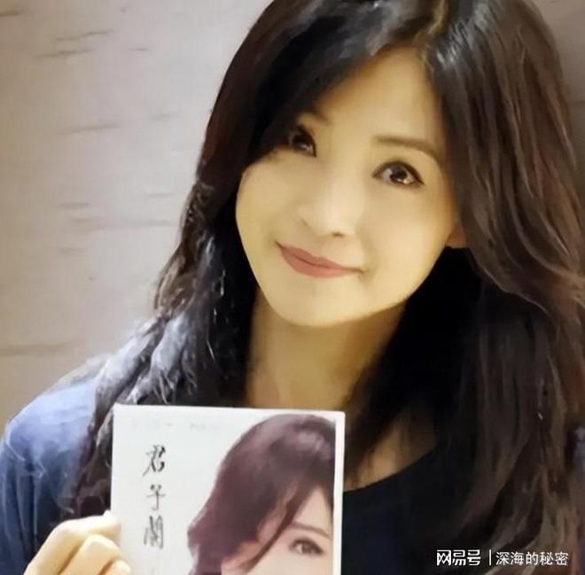 九游app:她58岁仍是干净之身至今没谈过恋爱除非是最爱不然不会献身(图20)