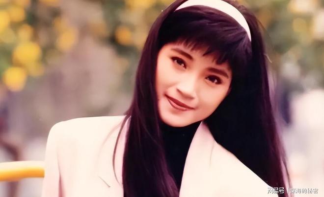 九游app:她58岁仍是干净之身至今没谈过恋爱除非是最爱不然不会献身(图15)