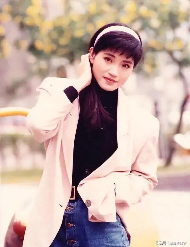 九游app:她58岁仍是干净之身至今没谈过恋爱除非是最爱不然不会献身(图24)