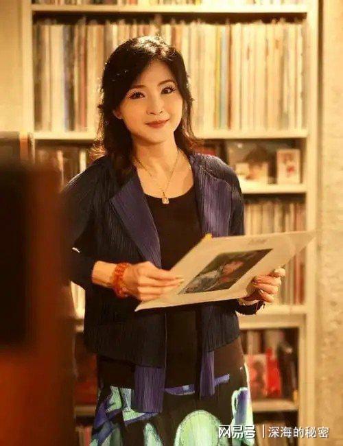 九游app:她58岁仍是干净之身至今没谈过恋爱除非是最爱不然不会献身(图23)