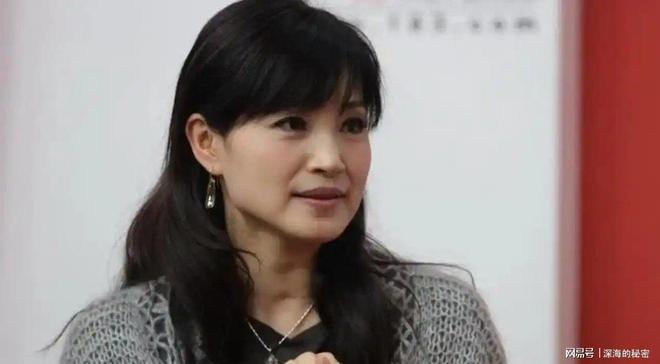 九游app:她58岁仍是干净之身至今没谈过恋爱除非是最爱不然不会献身(图32)