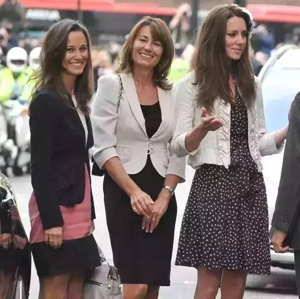 九游体育：把女儿培养成王妃和富豪这个母亲把人生活成豪门(图16)